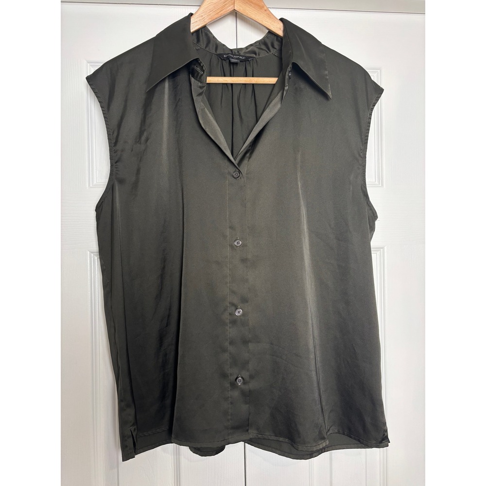 Banana Republic Factory Women Large Olive Green Satin Sleeveless Button Down Top